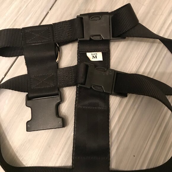 Seat Belt Harness For Dog Size Medium - Picture 2 of 4